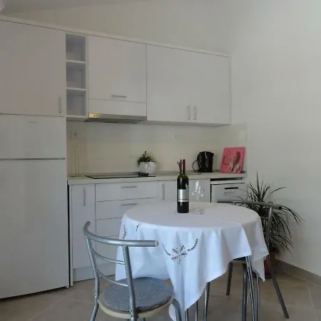Anica 2 Makarska