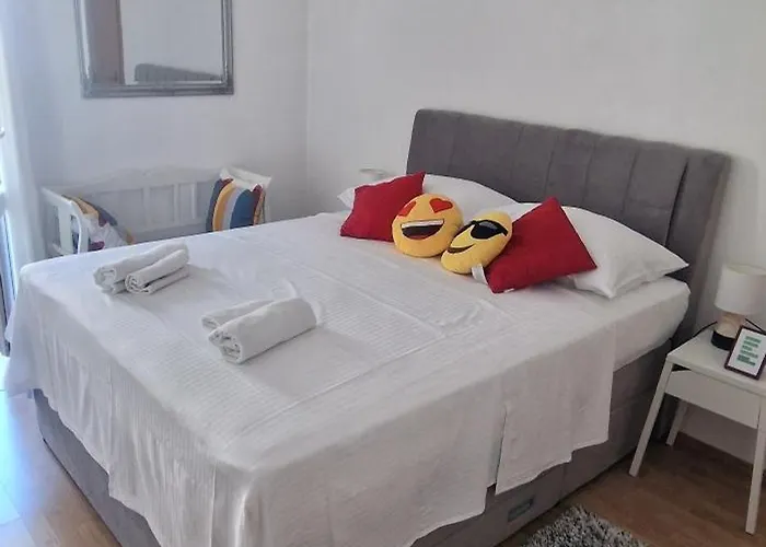 Anica 2 アパート マカルスカ