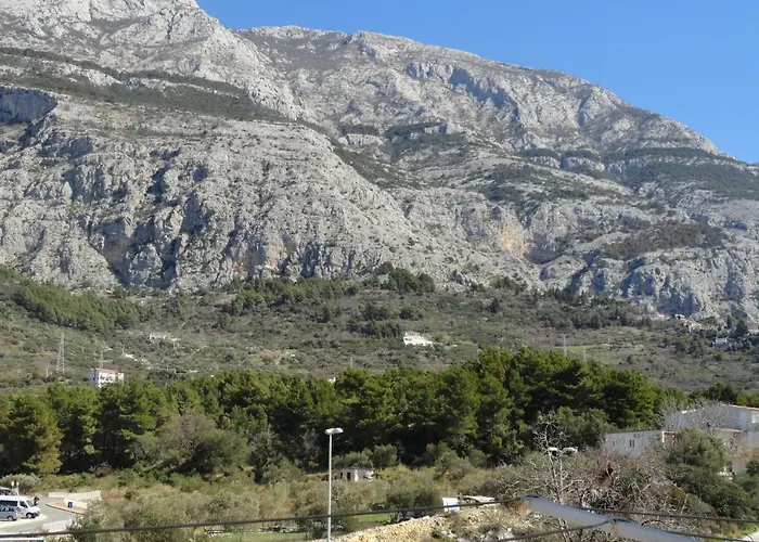 Anica 2 アパート