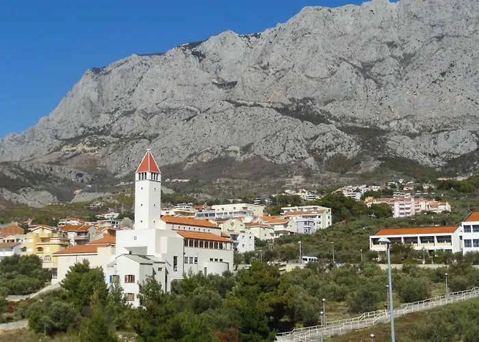 Anica 2 アパート *