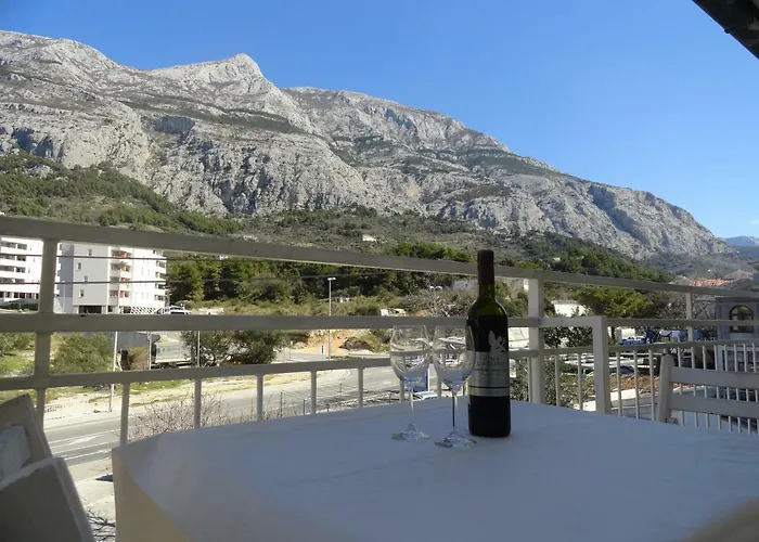 Anica 2 アパート *