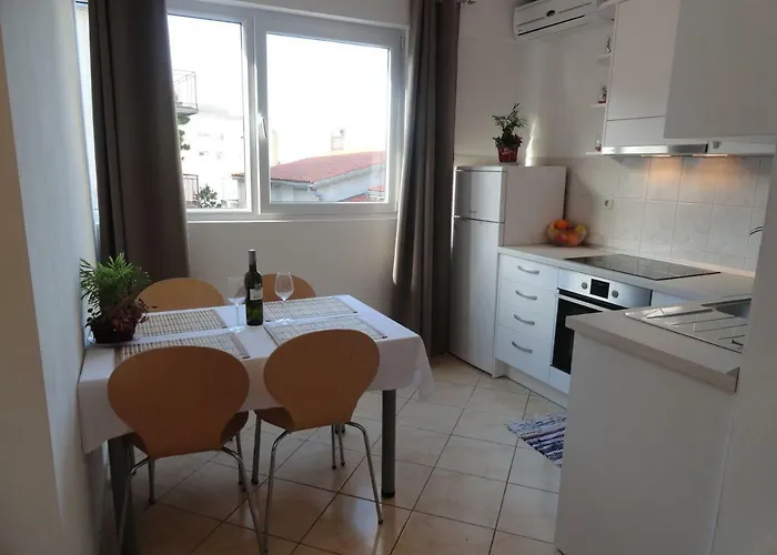 Anica 2 アパート